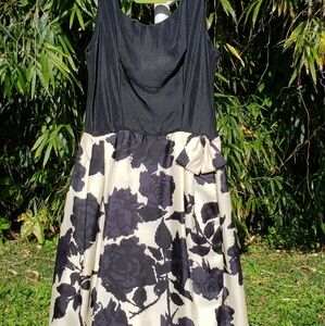 Vintage 1950s 1960s Formal Knee Length Black and Cream Floral Silk Dress Small